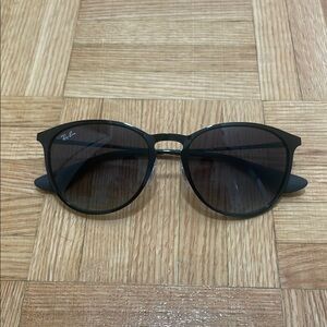 Ray-Ban Black Sunglasses